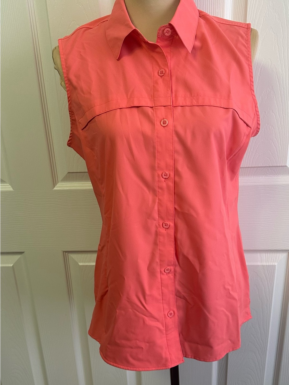 Magellan Outdoors Coral Sleeveless Button-Down Shirt